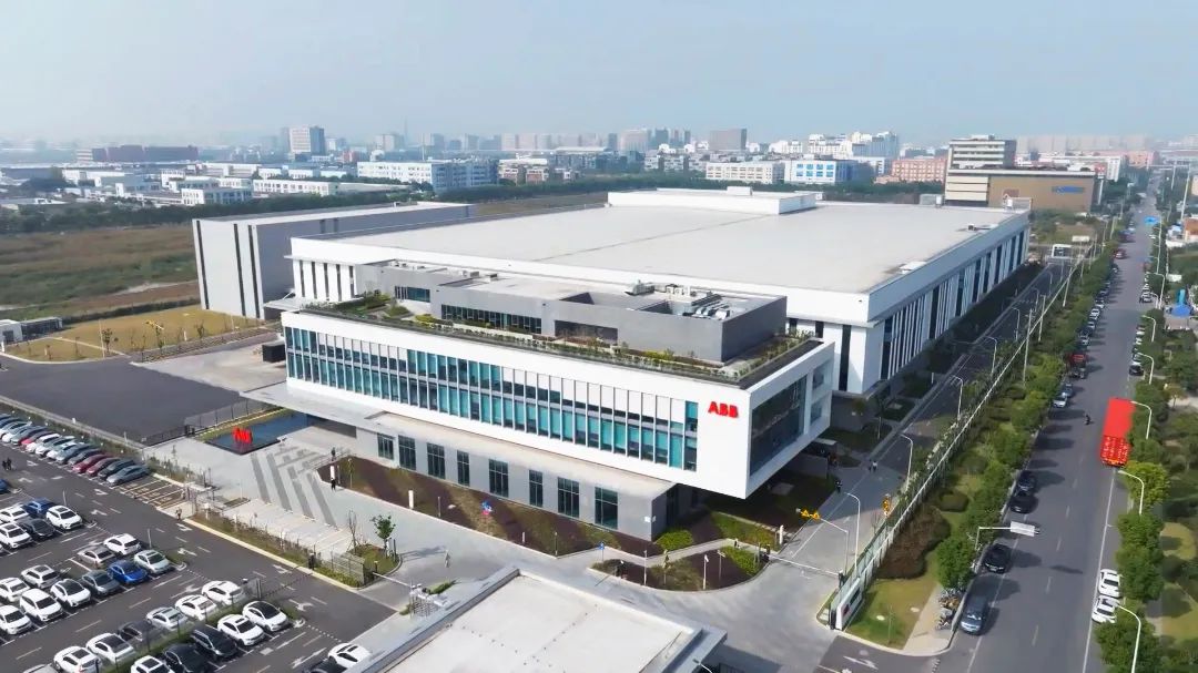 献力高端制造,ABB电气为机器人超级工厂提供数字化配电解决方案